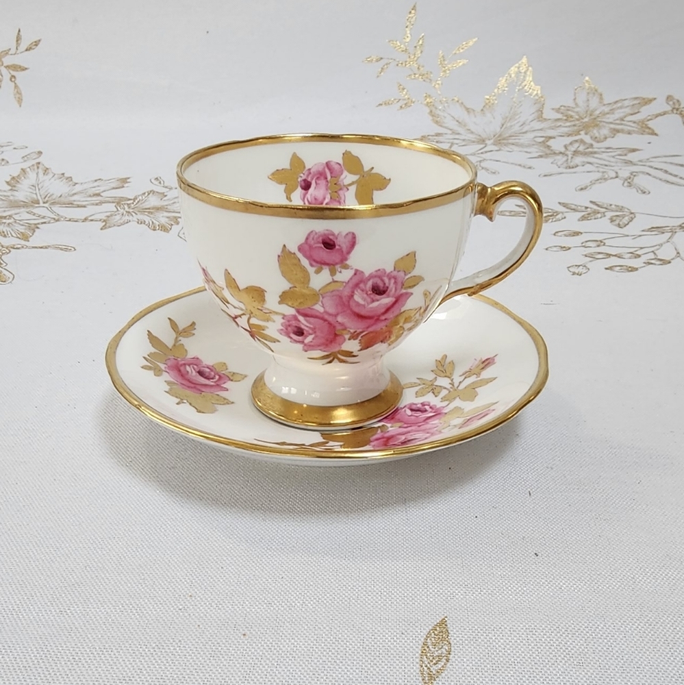 Salisbury Fine Bone China Tea Cup & Saucer - Vintage "Dijon" - Made in England.